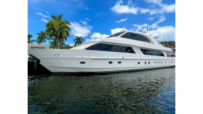 2014 Hargrave 94’ Sky Lounge