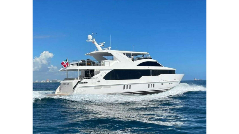 2024 Hargrave 102’ Raised Pilothouse